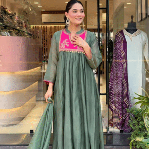 Green Embroidered Mul-Chanderi-Kurta Set